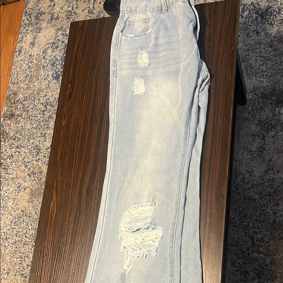 Light Blue Distressed Women's Jeans NWT - Picture 1 of 3